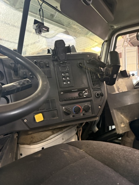 2017 Mack GU w/10.5 yd McNeilus Standard Mixer - Image 5